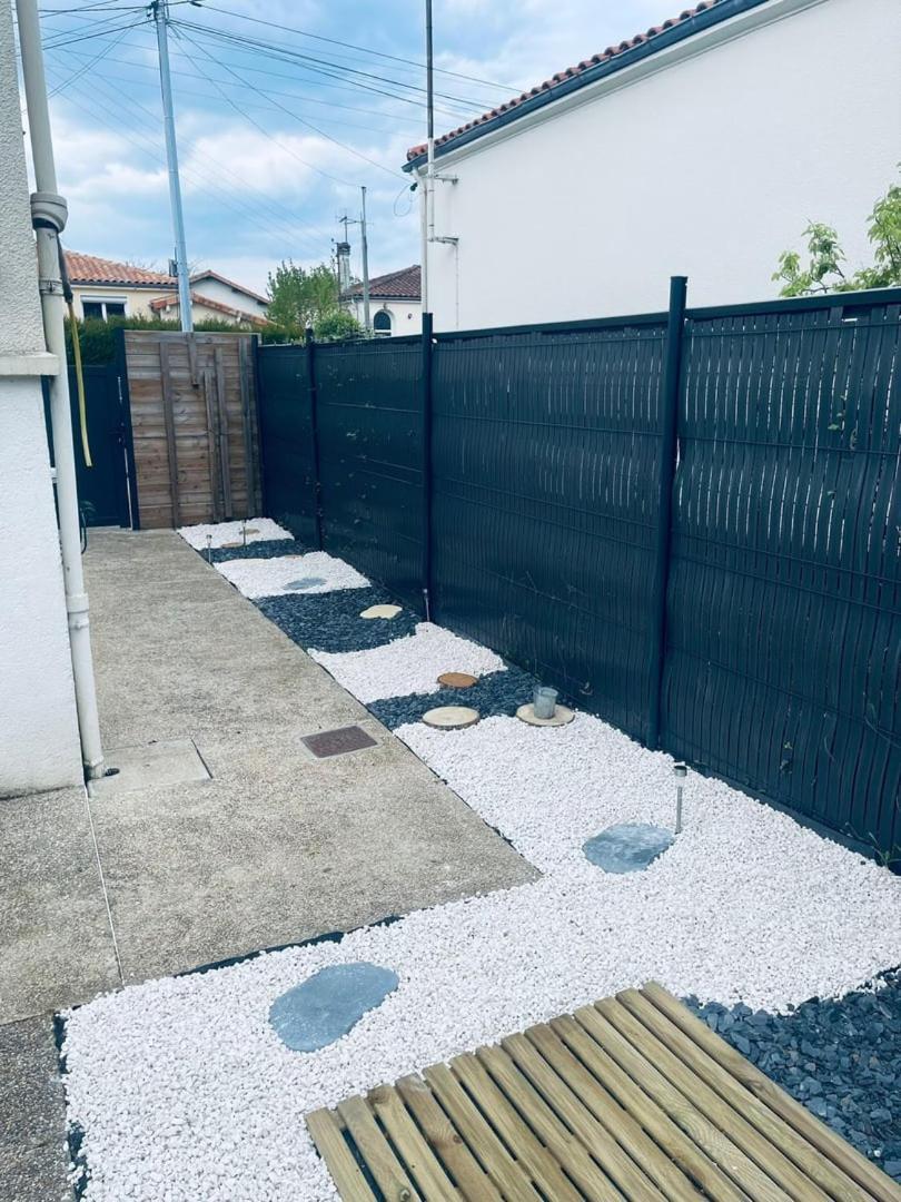 Appartamento Le Camille Charming With Garden 5 Min Chu Poitiers Esterno foto
